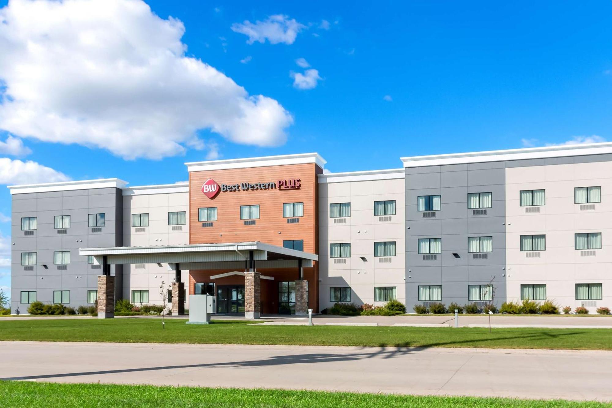 Best Western Plus Morden Exterior foto